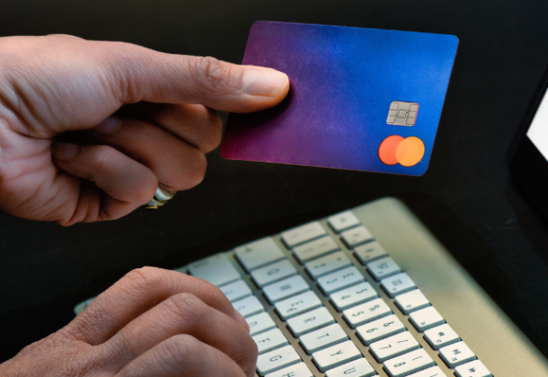 Możliwość zapłaty za wypożyczenie auta nowym systemem Revolutem – co warto wiedzieć?