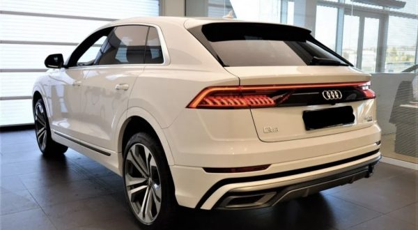 Wynajem aut Warszawa Audi Q8